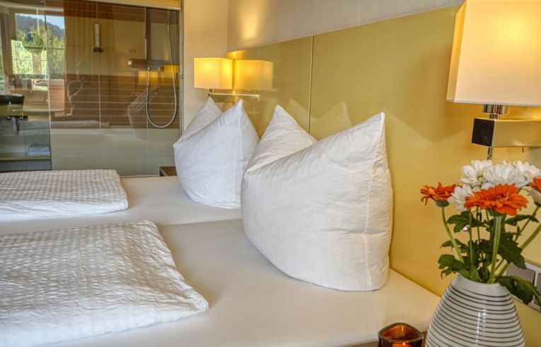 Zimmer Comfort mit Doppelbett im Wellnesshotel Reibener-Hof